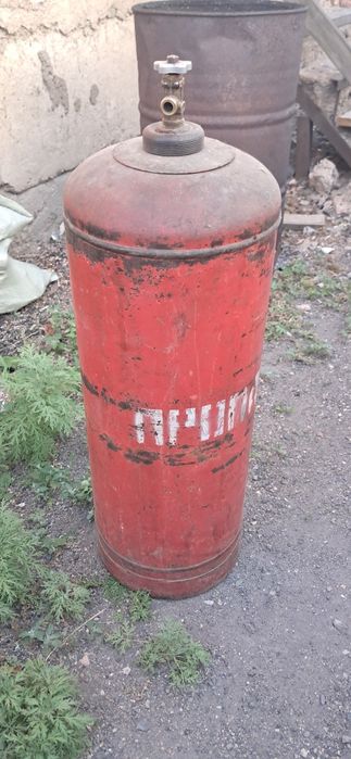 Продаю большой газовый баллон