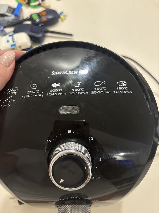 Fripteuza cu aer cald