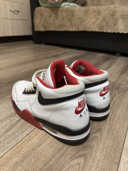 Nike Flight Legacy