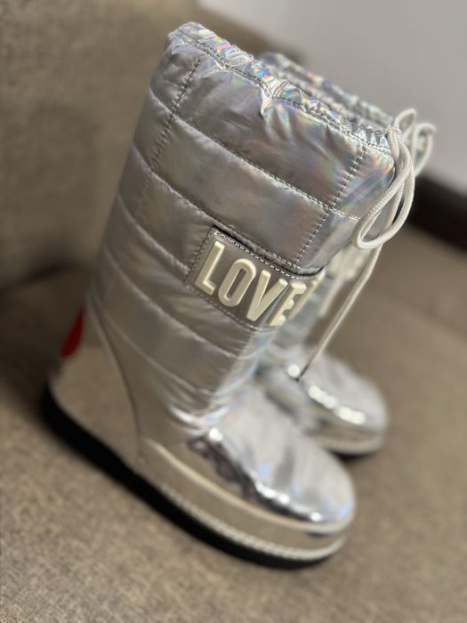 Love moschino boots
