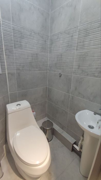 4 компания между Ойбек метро и Космонавтов ЦУМ рядом