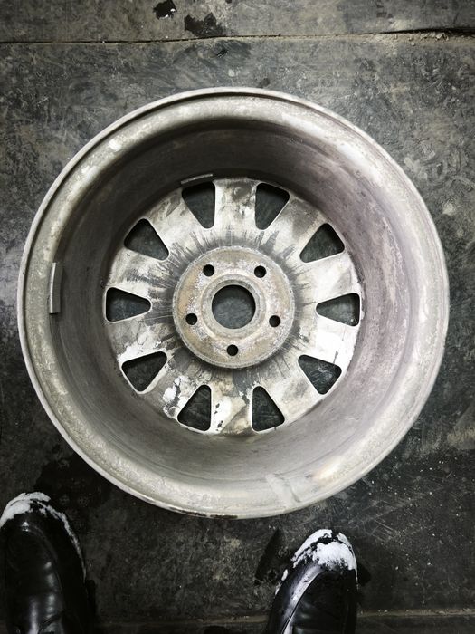 Ауди 100 А6 диск р15