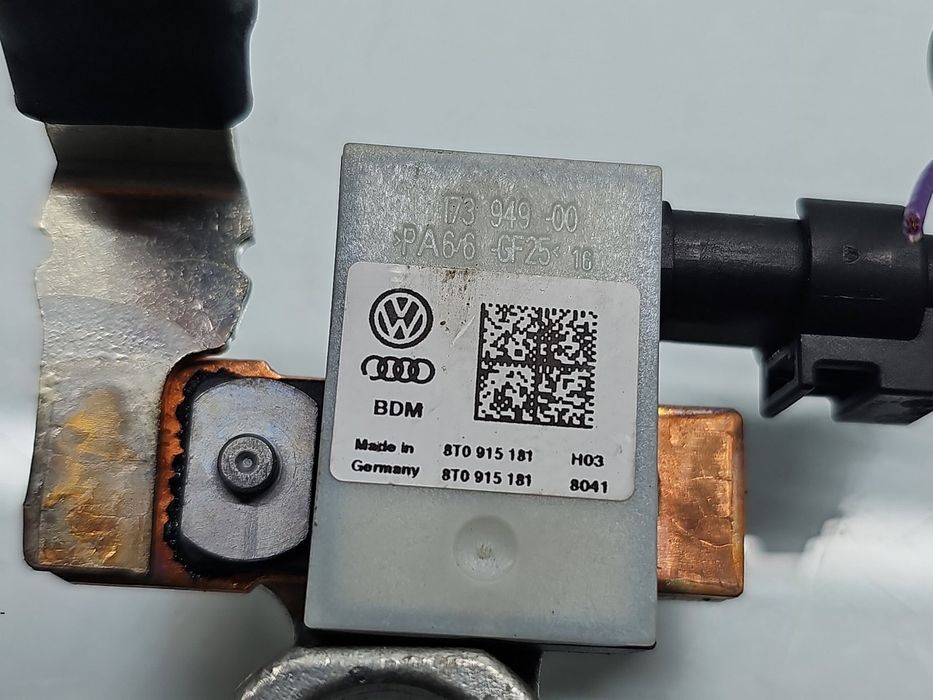Borna baterie (-) AUDI A4 (8K2, B8) [Fabr 2008-2015] 8T0915181