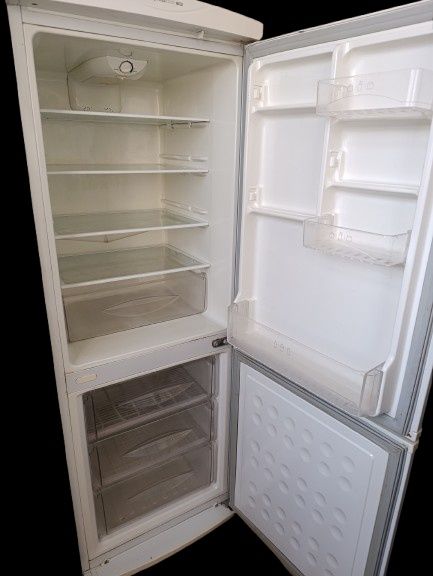 Продаётся холодильник LG