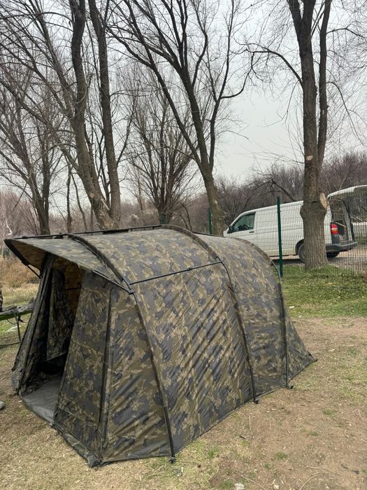 Продаётся палатка Карповый Солар 2х местны