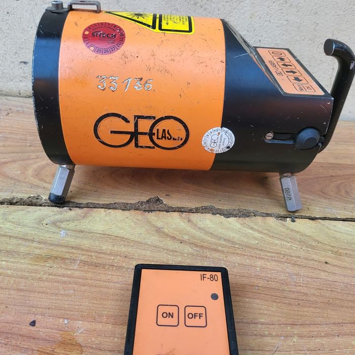 Nivelă laser pentru canalizare GEO KL - 90L