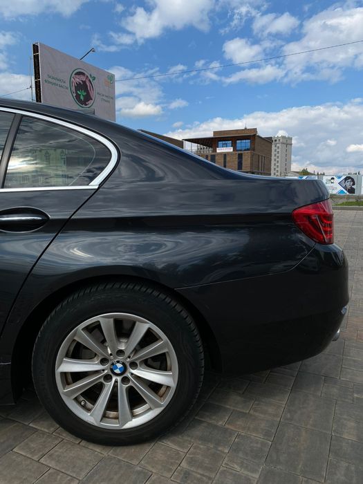 Продам BMW 528i 2015г
