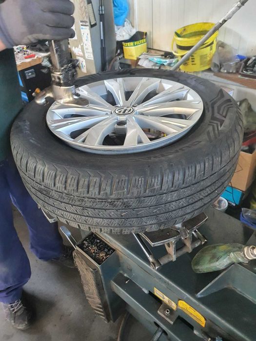 Cauciucuri de iarnă 215/65 R17