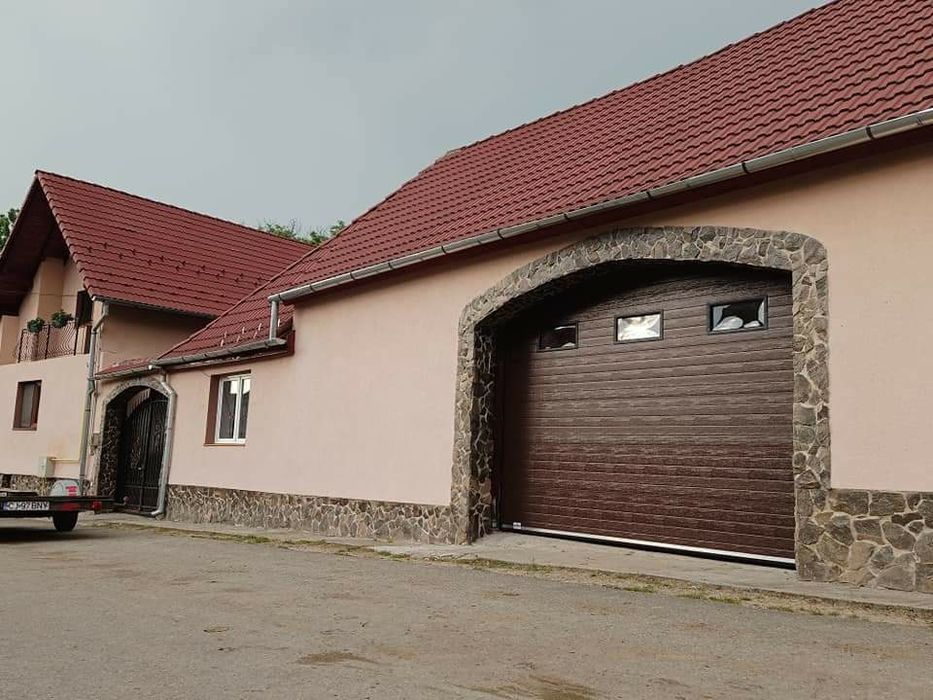 Usi de garaj sectionale