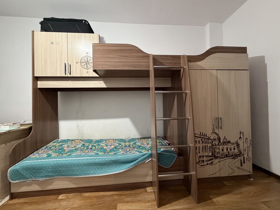 Двухъярусная кровать