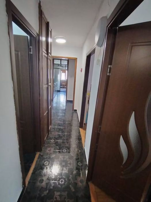 Apartament 3 camere, et. 2, str. Babadag