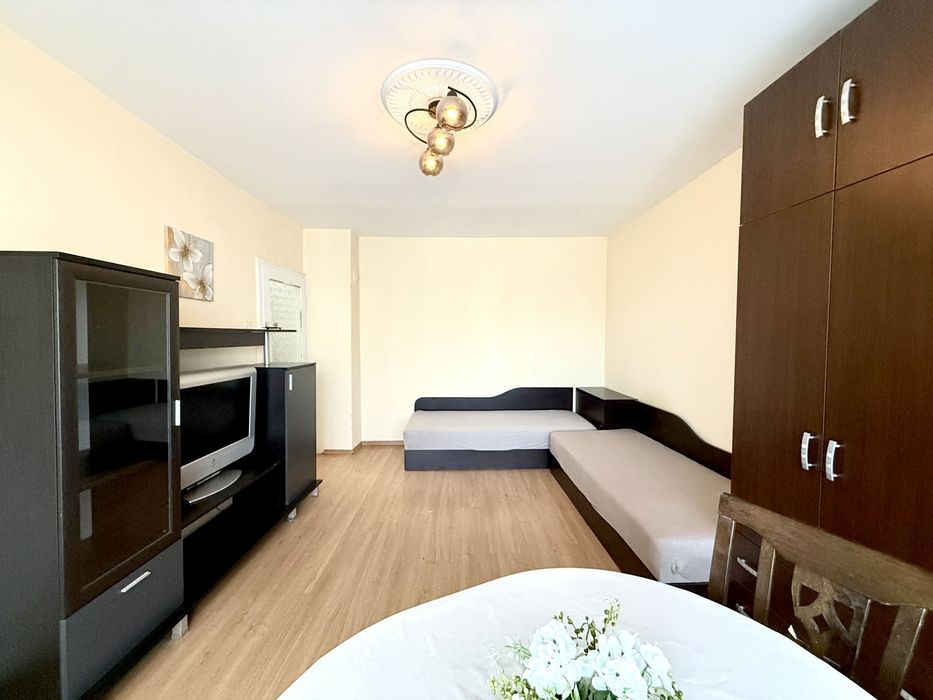 Двустаен апартамент делта мол