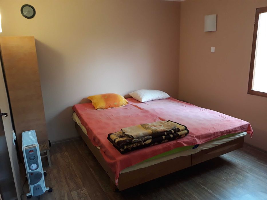 Продавам Вила на 2 етажа в село Малево до Хвойна