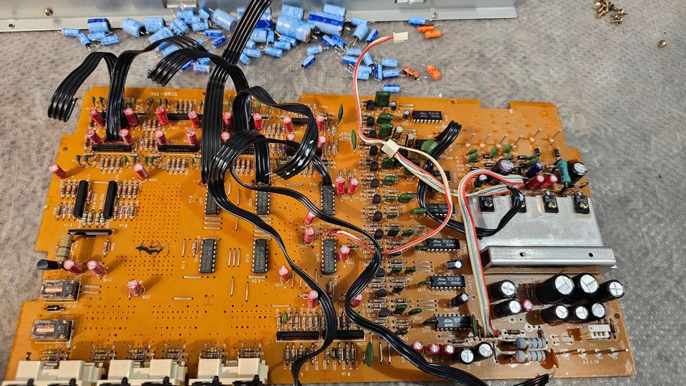 Egalizator Akai EA-A7 silver, cap de serie, partial defect. Video!