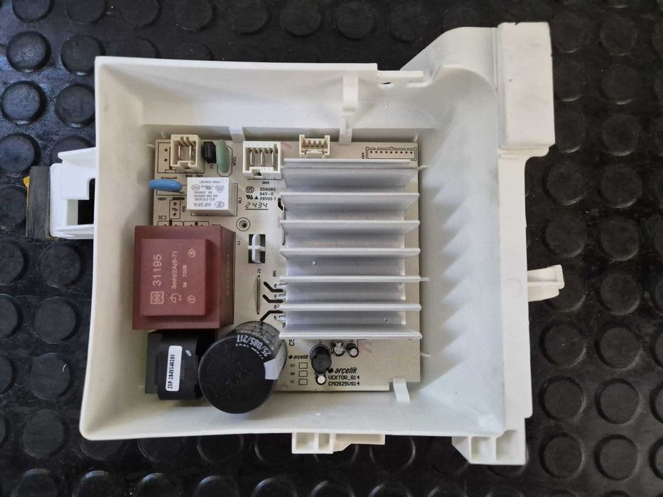 Placa electronica , modul inverter masina de spalat Arctic Beko Grundig 244640700 cod PN