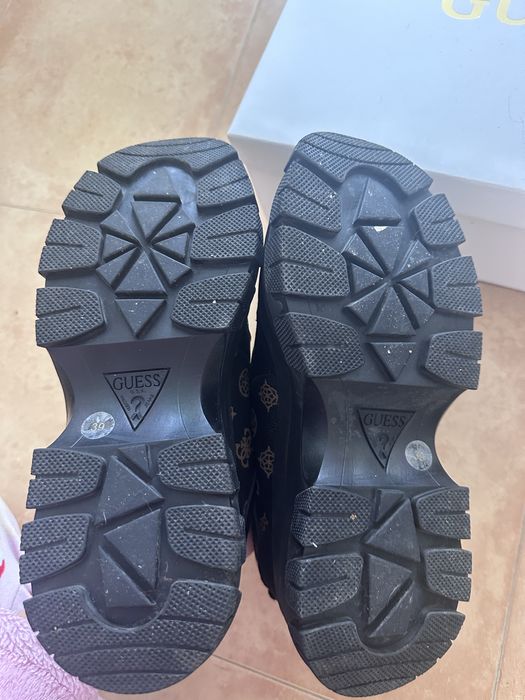 Продавам маратонки Guess, размер 39