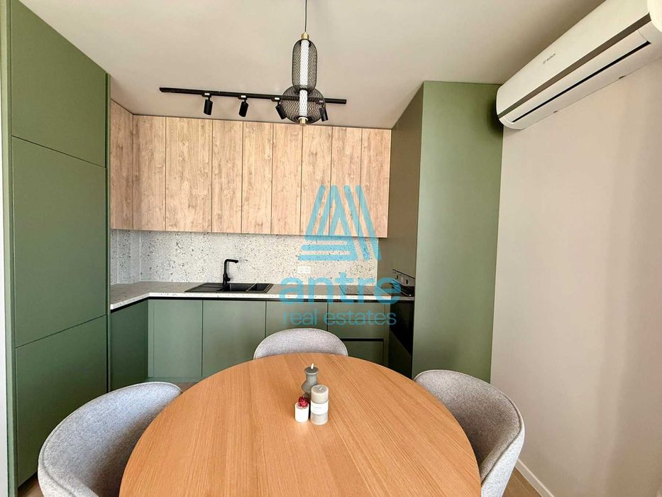 Двустаен апартамент в кв. Кръстова вада