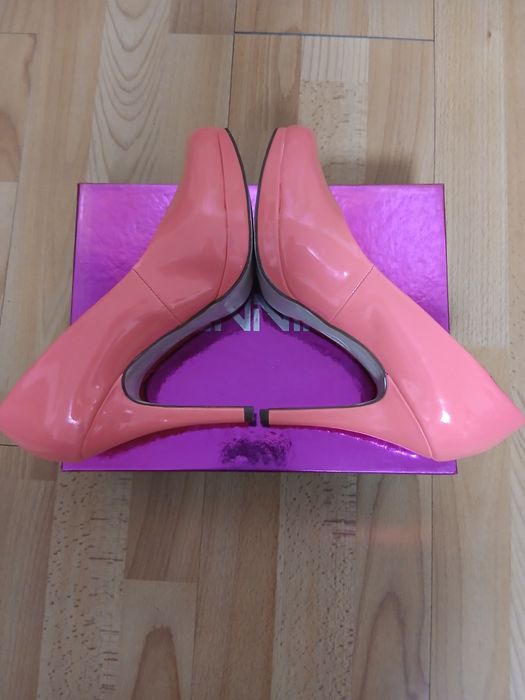 Pantofi cu toc stiletto