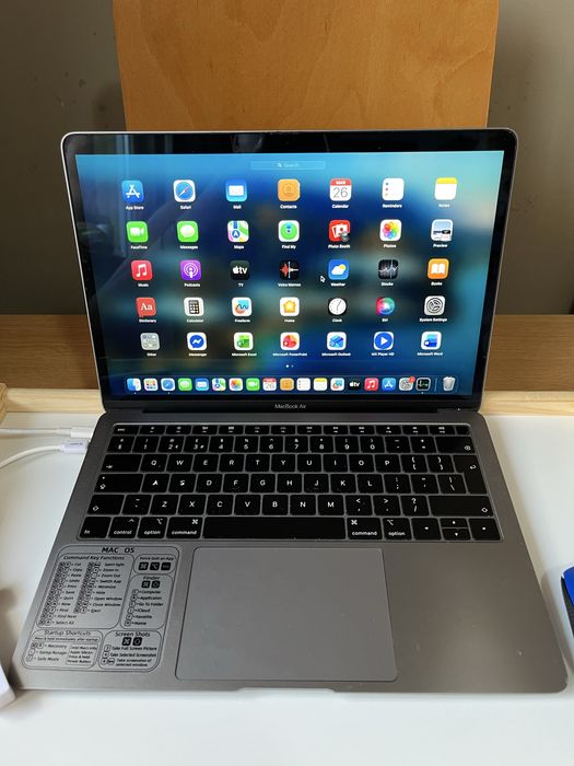 MacBook Air 13 2018 8GB 256GB SSD – Работи отлично