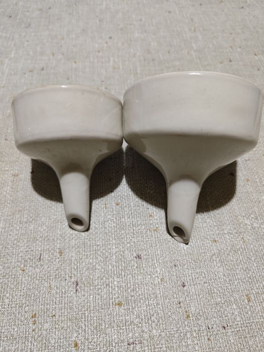 Фуния на Бюхнер -порцеланови