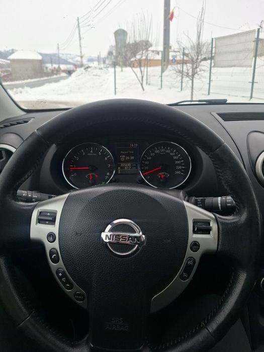 Vând nissan Qashqai
