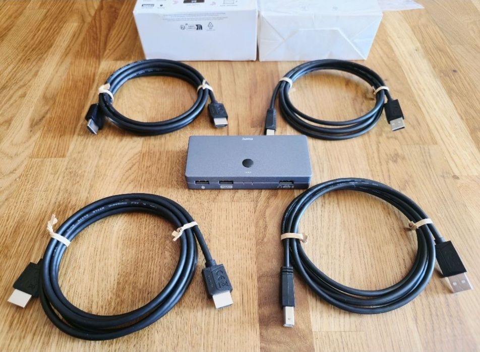 HAMA KVM превключвател Connect2Switch (продуктов код HAMA-200135).