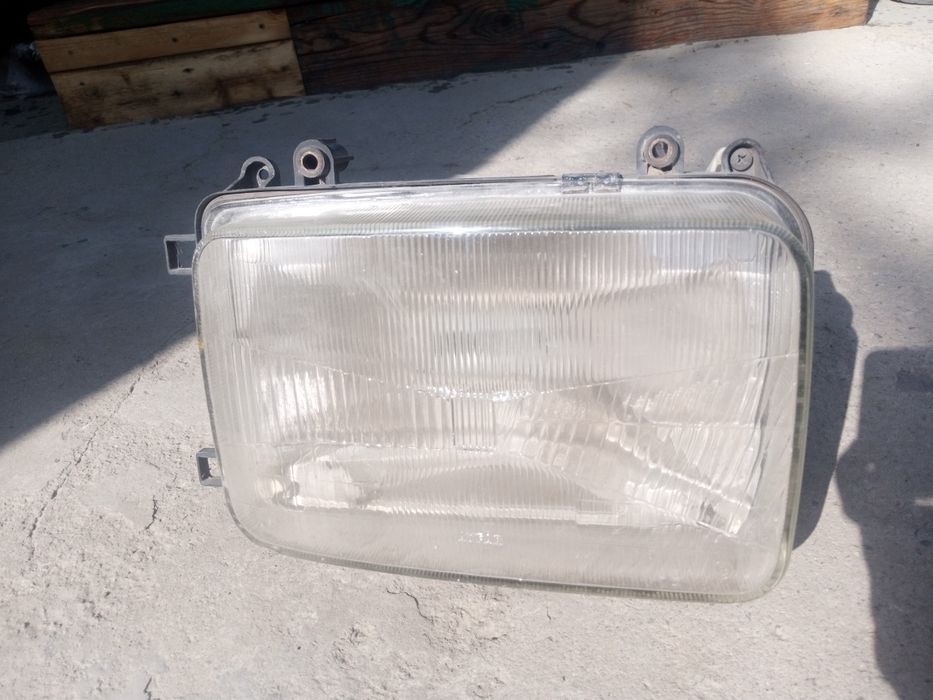Фара правая на грузовик