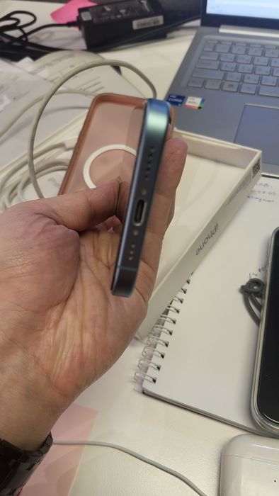 Продам Iphone 16