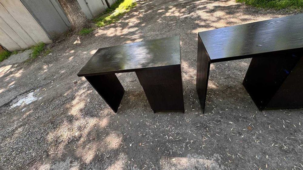 500 т.с. Офисные столы (парты) с ящиками, б/у — 5 штук