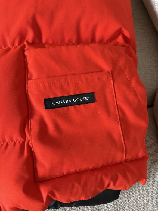 Оригинален елек CANADA GOOSE