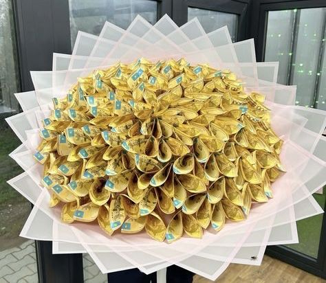 Денежный букет акшамен