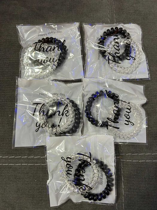 Гривни и други аксесоари