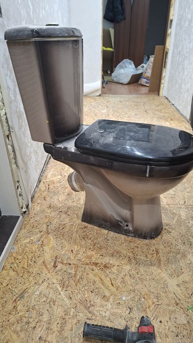 Продам напольный унитаз б/у