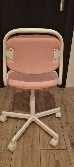 Ученически стол IKEA – розов, регулируем, много запазен