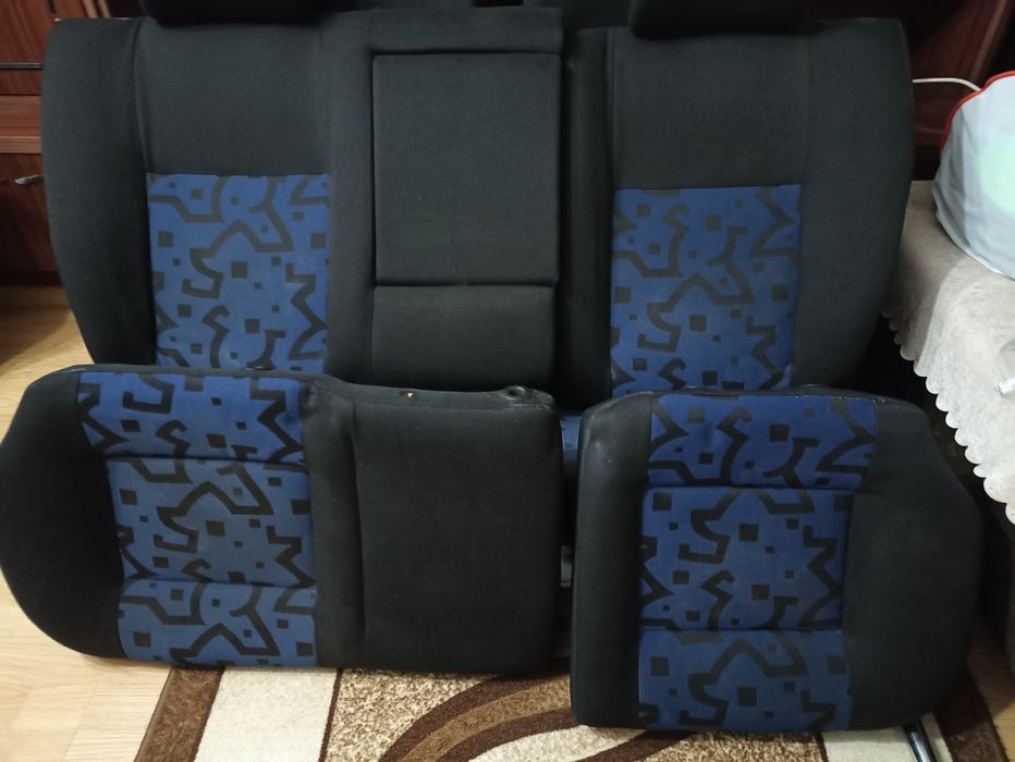 Комплект син салон (седалки)за Голф 4