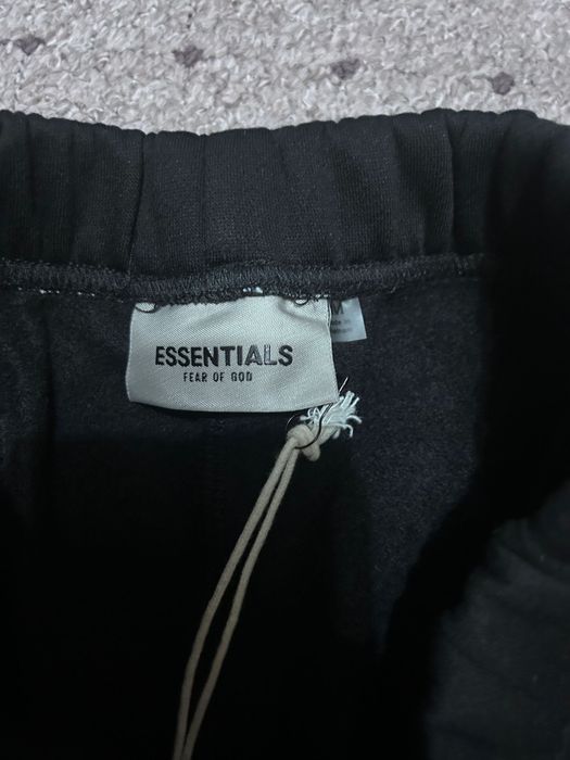 Pantaloni essentials