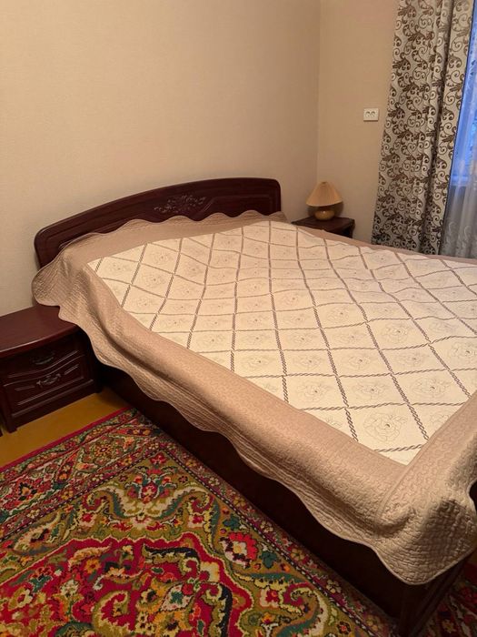 Продается спальный гарнитур