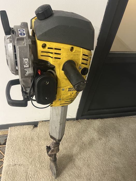 Waker Neuson braker BH 65 picamar pe benzina
