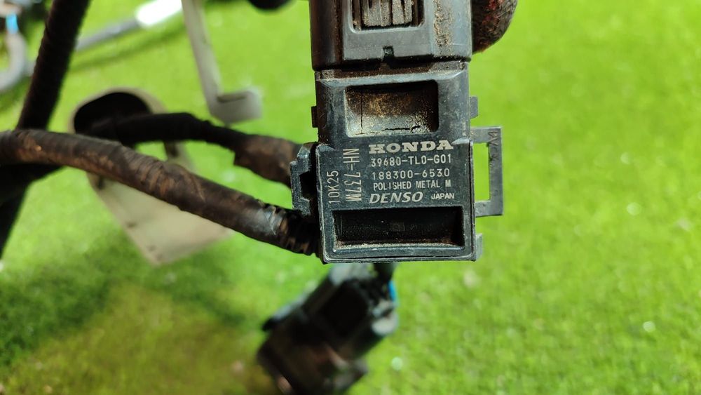 SENZORI PARCARE FATA HONDA ACCORD 8 2.0 BENZINA 2009 / SEDAN COD OEM 39680-TL0-G01 / 188300-6530 / 2008-2011