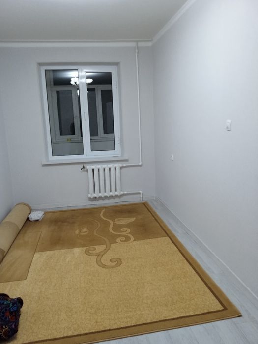 Квартира янги ремонтдан чикган локацияси зур миллий банк ёнида юл усти