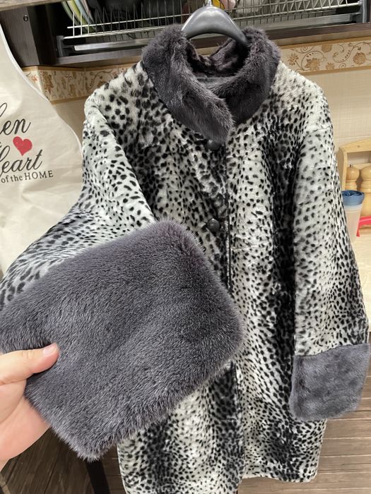 Шуба , с вставками норки