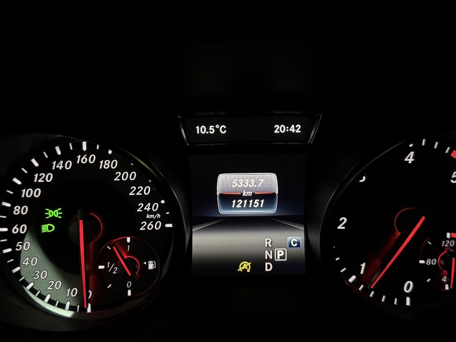 Mercedes-Benz GLA 200d 4MATIC  2017