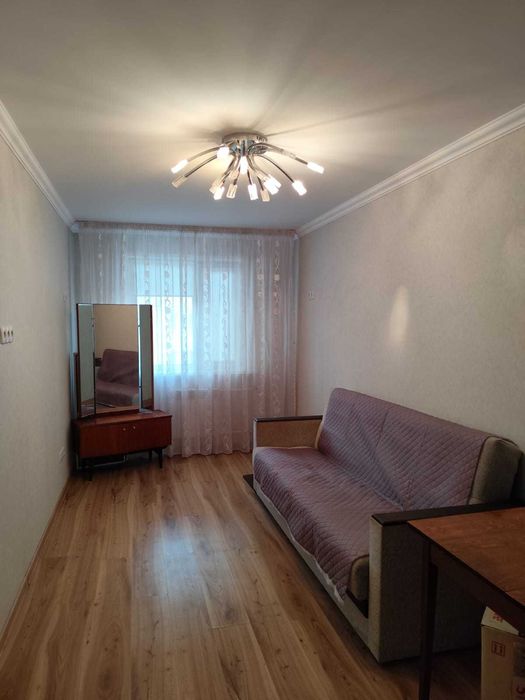 Продам 2 комн. кв. р-н Центр