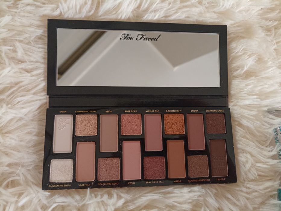 Продам тени для век