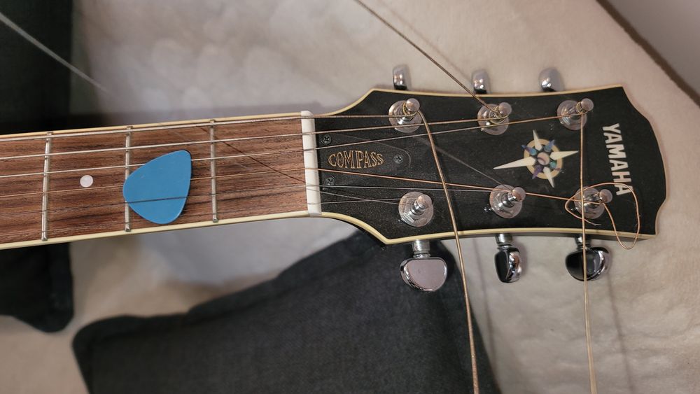 Chitară Yamaha Compass CPX700BL