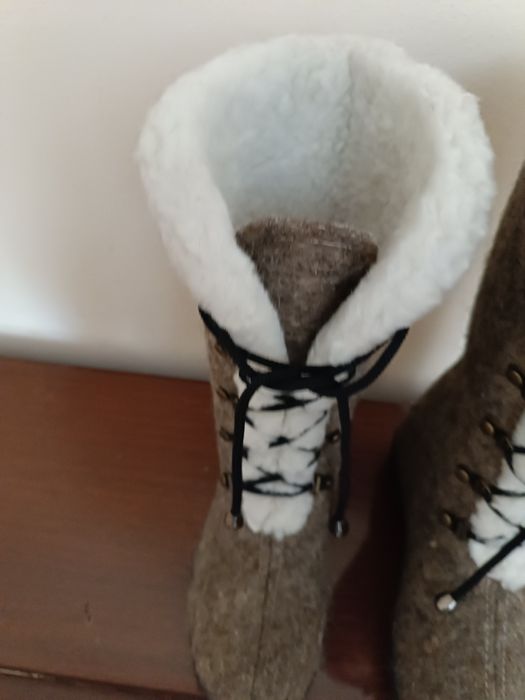 Срочно продам сапоги- валашки 36 размер