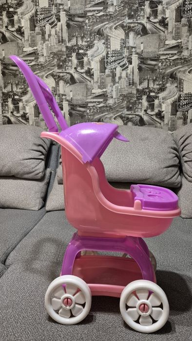 Игрушечная коляска