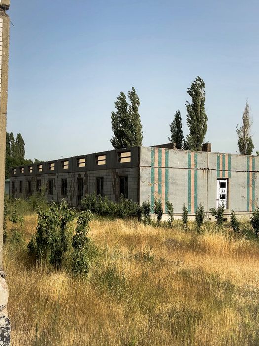 Продается земля со зданиями в Нурабаде (Ахангаран)