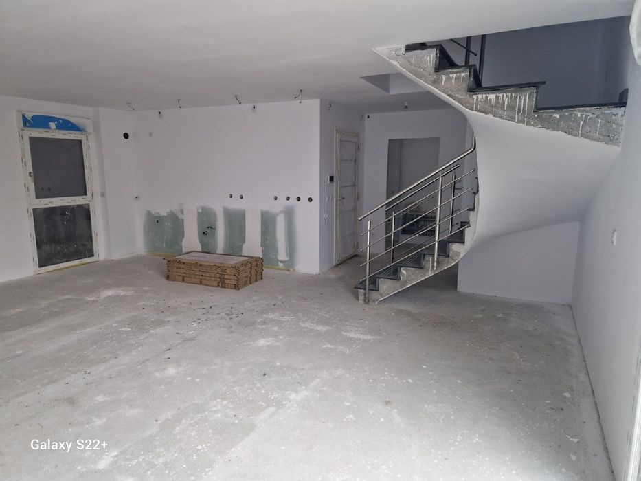 Casa noua de vanzare