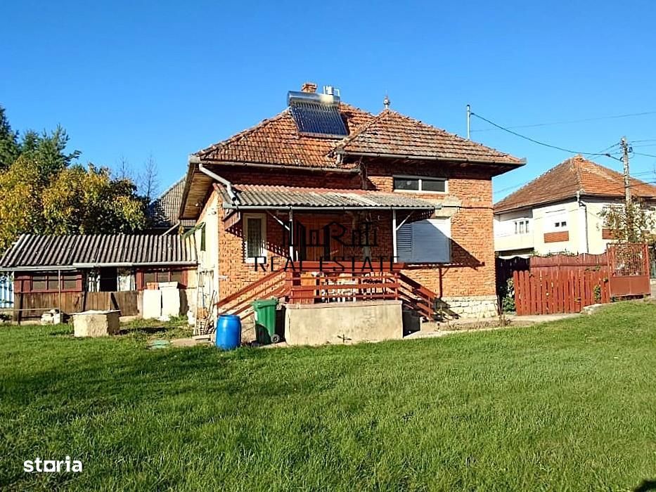 Casa cu teren, aproape de centrul balneo-termal Vata Bai